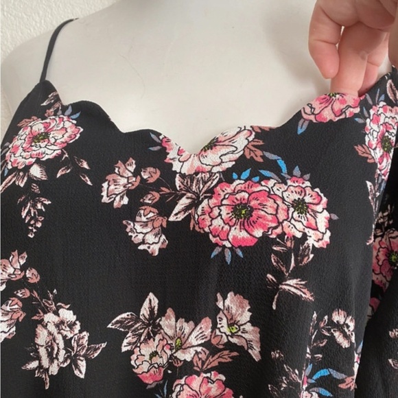 Bags to Wishes Floral Off Shoulder Cold Shoulder Top 2X - Picture 4 of 6